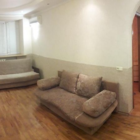Appartment Near M. 23 Serpnya Harkiv Exterior foto