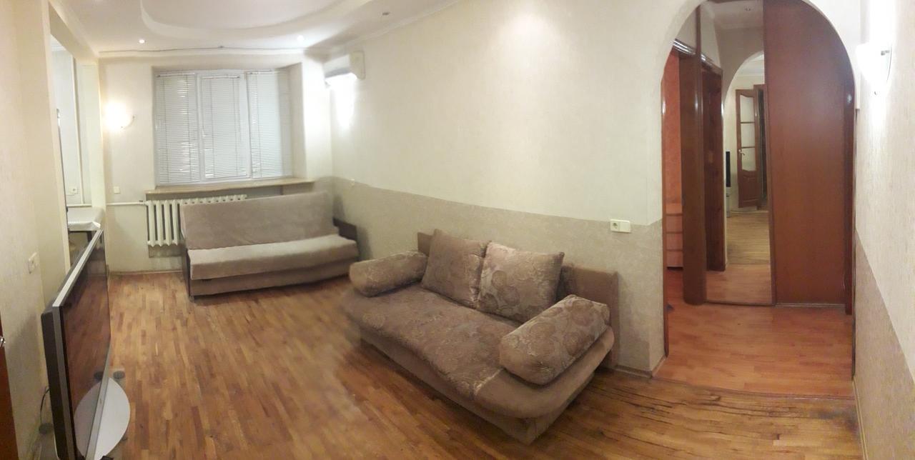 Appartment Near M. 23 Serpnya Harkiv Exterior foto