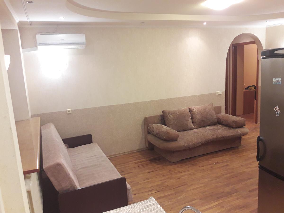 Appartment Near M. 23 Serpnya Harkiv Exterior foto