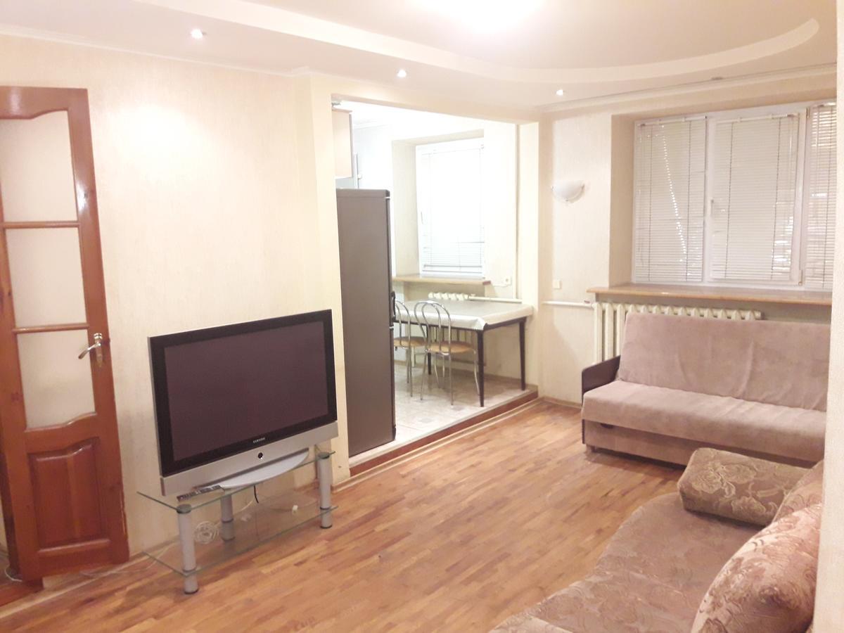 Appartment Near M. 23 Serpnya Harkiv Exterior foto